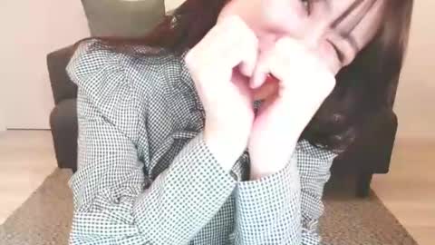 Momo online show from 01/17/25, 11:51