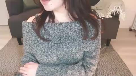 Momo online show from 02/08/25, 04:14