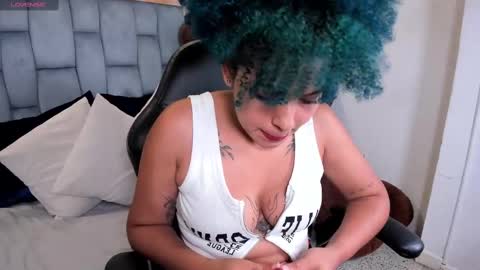 Snapshot of momo_ayasse chatting on 09/15/25, 01:49 Momo online show from 09/15/25, 01:49