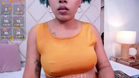 Snapshot of momo_ayasse chatting on 09/17/25, 10:33 Momo online show from 09/17/25, 10:33