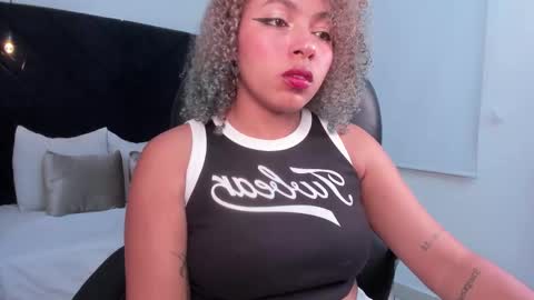 Momo  online show from 02/08/26, 03:21