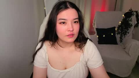 Momo online show from 05/25/26, 10:38