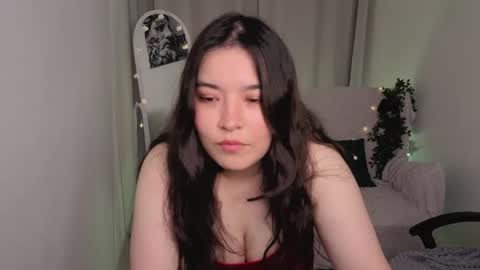 Momo online show from 06/05/26, 09:53