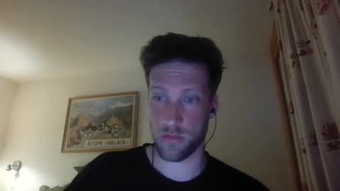 Snapshot of moms_little_monster chatting on 12/17/24, 09:16 moms_little_monster online show from 12/17/24, 09:16