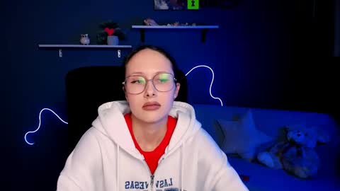 Mona  online show from 03/05/25, 12:44