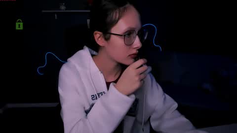 Mona  online show from 03/07/25, 03:39