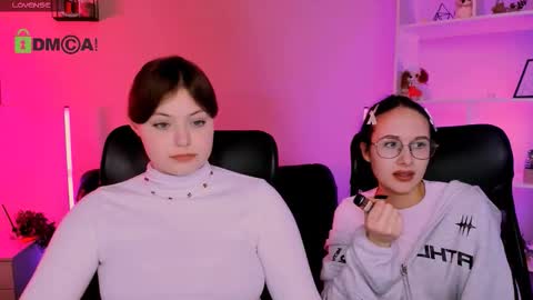 Mona  online show from 12/15/25, 08:02