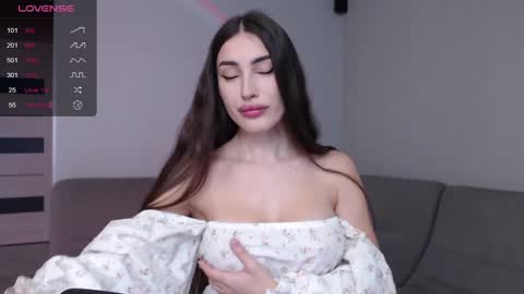 Snapshot of mona_saxxx chatting on 12/26/24, 05:15 Hey Guys im Mona. PVT is Open Please Make me CUM online show from 12/26/24, 05:15