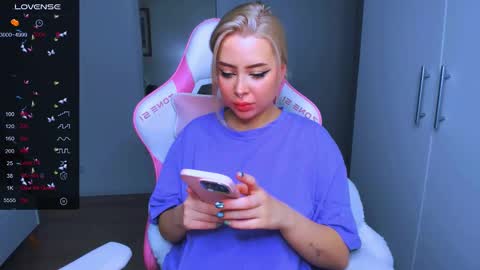 Snapshot of monalauu chatting on 12/09/24, 11:13 online show from 12/09/24, 11:13