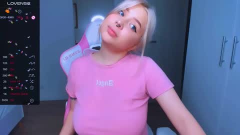 Snapshot of monalauu chatting on 01/08/25, 11:10 online show from 01/08/25, 11:10