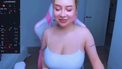 Snapshot of monalauu chatting on 02/27/25, 07:44 online show from 02/27/25, 07:44