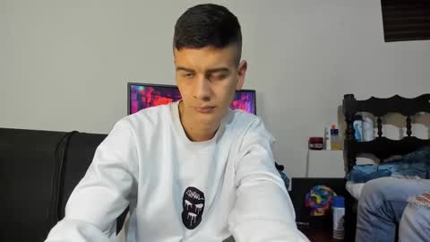 nicolas online show from 12/08/24, 01:35