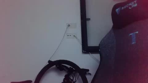 Snapshot of monica35milf chatting on 10/09/25, 09:02 MonicaLuigi online show from 10/09/25, 09:02