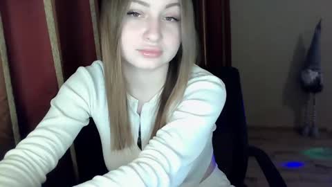 monica_211 online show from 02/07/25, 05:40