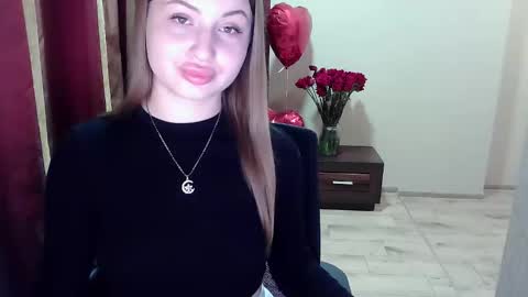 monica_211 online show from 05/12/26, 08:28