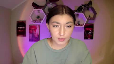 Snapshot of monica_sweets chatting on 09/27/25, 10:20 sweet girl and shine body online show from 09/27/25, 10:20