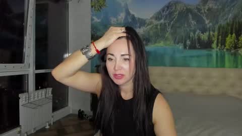 monica_weisss online show from 01/04/25, 12:05