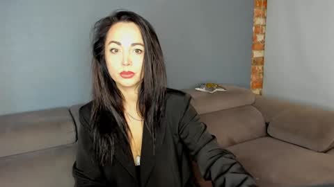 monica_weisss online show from 01/25/25, 05:19