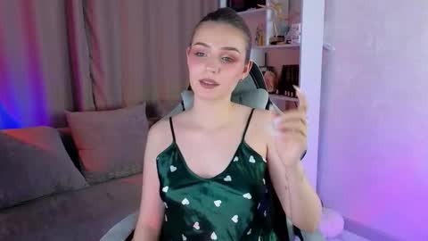 Snapshot of monicaerotic chatting on 12/04/25, 03:38 Monica erotic mmm online show from 12/04/25, 03:38