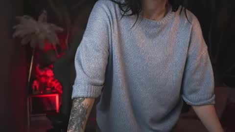 monica online show from 04/11/26, 07:45