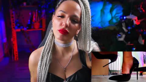 Snapshot of monicamaxwel chatting on 01/13/25, 03:26 Monika online show from 01/13/25, 03:26