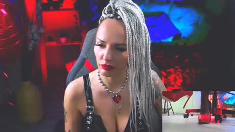Snapshot of monicamaxwel chatting on 02/15/25, 12:01 Monika online show from 02/15/25, 12:01