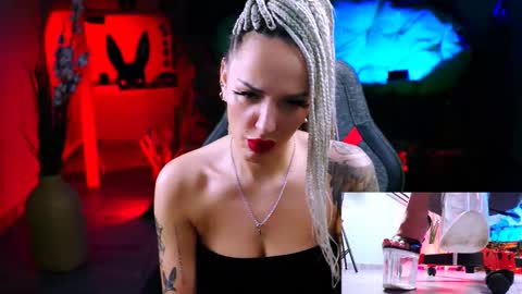 Snapshot of monicamaxwel chatting on 02/25/25, 11:41 Monika online show from 02/25/25, 11:41