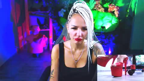 Snapshot of monicamaxwel chatting on 09/16/25, 11:22 Monika online show from 09/16/25, 11:22
