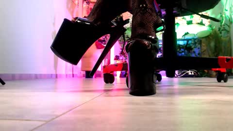 Snapshot of monicamaxwel chatting on 10/11/25, 01:31 Monika online show from 10/11/25, 01:31