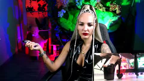 Snapshot of monicamaxwel chatting on 10/14/25, 11:11 Monika online show from 10/14/25, 11:11