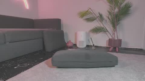 Monica online show from 03/08/26, 02:21