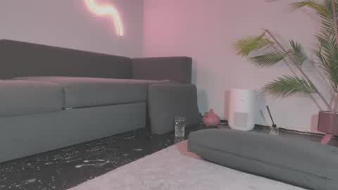 Monica online show from 06/11/26, 12:32