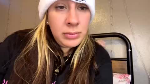 Snapshot of monicav21 chatting on 12/10/24, 02:28 Monica online show from 12/10/24, 02:28