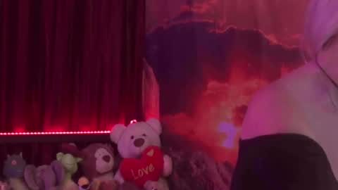 Snapshot of monicutex chatting on 12/13/24, 05:16 Monika online show from 12/13/24, 05:16