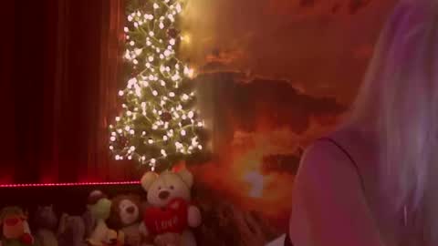 Snapshot of monicutex chatting on 12/22/24, 03:22 Monika online show from 12/22/24, 03:22