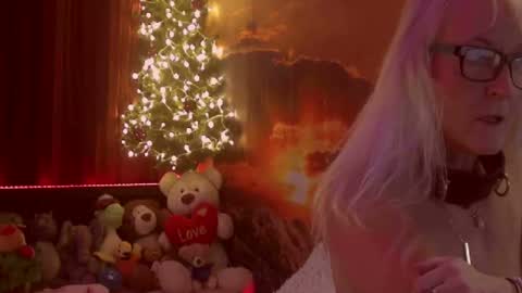 Snapshot of monicutex chatting on 12/22/24, 06:28 Monika online show from 12/22/24, 06:28