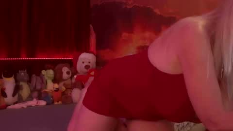 Snapshot of monicutex chatting on 01/31/25, 03:20 Monika online show from 01/31/25, 03:20