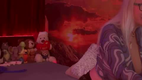 Snapshot of monicutex chatting on 02/14/25, 07:38 Monika online show from 02/14/25, 07:38