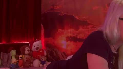 Snapshot of monicutex chatting on 03/08/25, 03:28 Monika online show from 03/08/25, 03:28