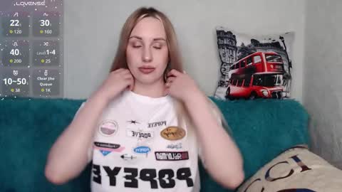 Snapshot of monika_luire chatting on 09/17/25, 01:13 Monika online show from 09/17/25, 01:13