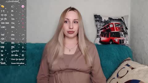 Snapshot of monika_luire chatting on 09/24/25, 11:35 Monika online show from 09/24/25, 11:35