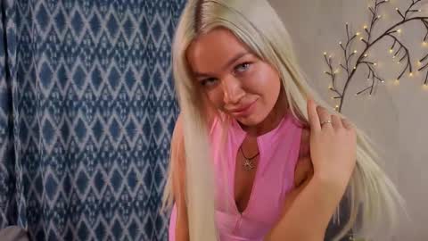 Snapshot of monika_valley chatting on 11/09/25, 02:43 Monika online show from 11/09/25, 02:43