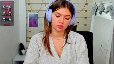 Snapshot of monika_youu chatting on 12/22/24, 10:17 Monika online show from 12/22/24, 10:17
