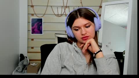 Snapshot of monika_youu chatting on 01/19/25, 02:17 Monika online show from 01/19/25, 02:17