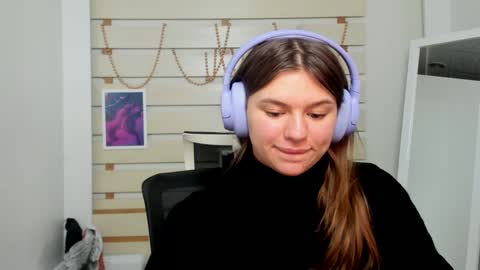 Snapshot of monika_youu chatting on 02/08/25, 01:11 Monika online show from 02/08/25, 01:11