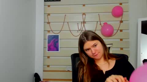 Snapshot of monika_youu chatting on 02/13/25, 09:17 Monika online show from 02/13/25, 09:17