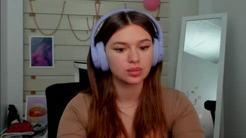 Snapshot of monika_youu chatting on 02/21/25, 02:27 Monika online show from 02/21/25, 02:27