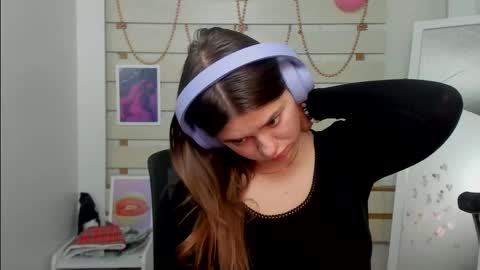Snapshot of monika_youu chatting on 02/23/25, 04:35 Monika online show from 02/23/25, 04:35
