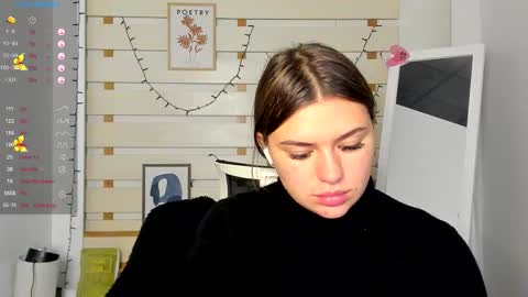 Snapshot of monika_youu chatting on 10/20/25, 01:00 Monika online show from 10/20/25, 01:00