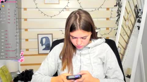 Monika online show from 11/28/25, 12:19